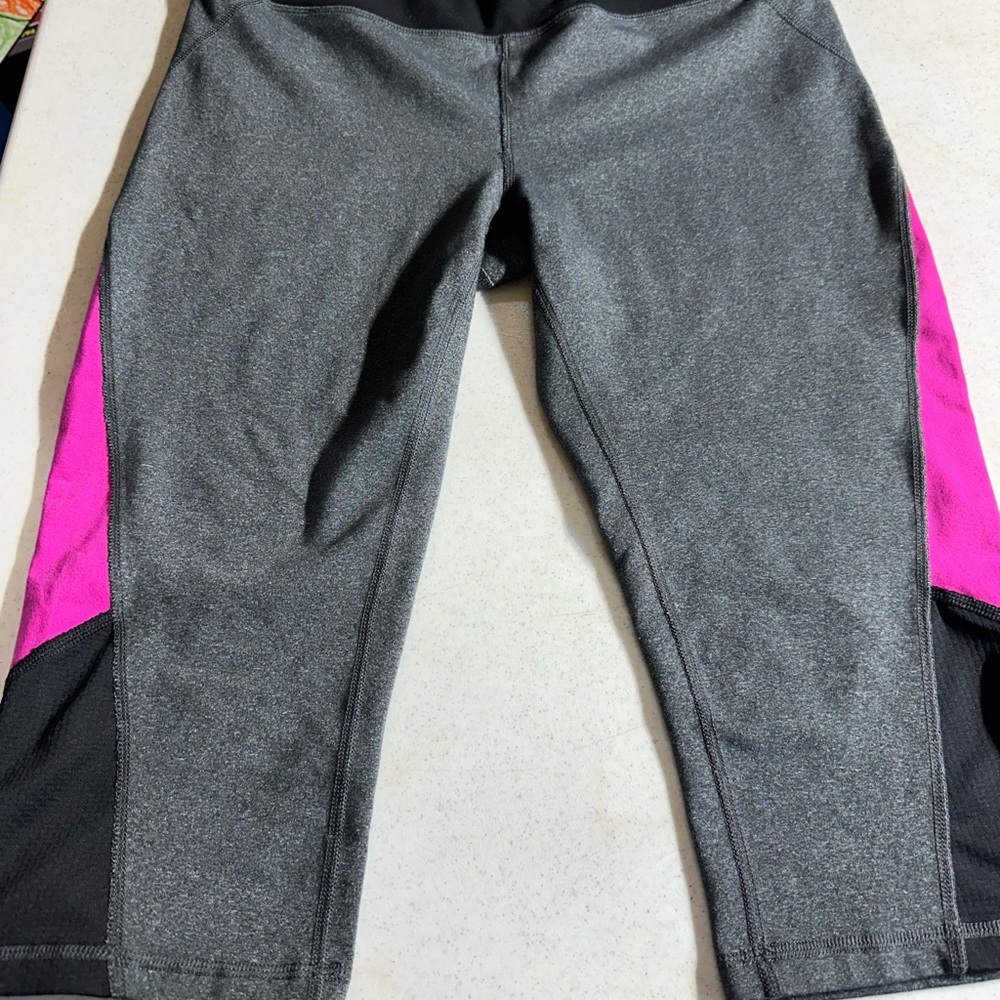 Teo Gear 3/4 leggings size Large
